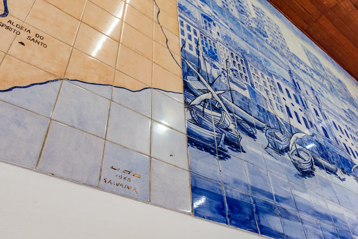 A Baía de Todos-os-Santos detalhada em azulejos