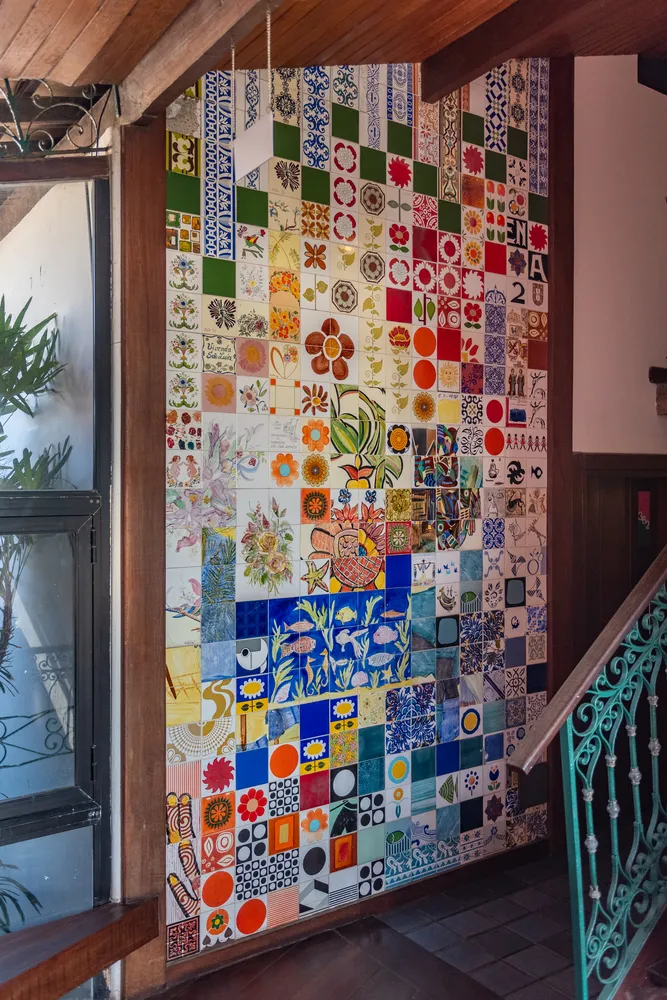 Mosaico de memórias do artista