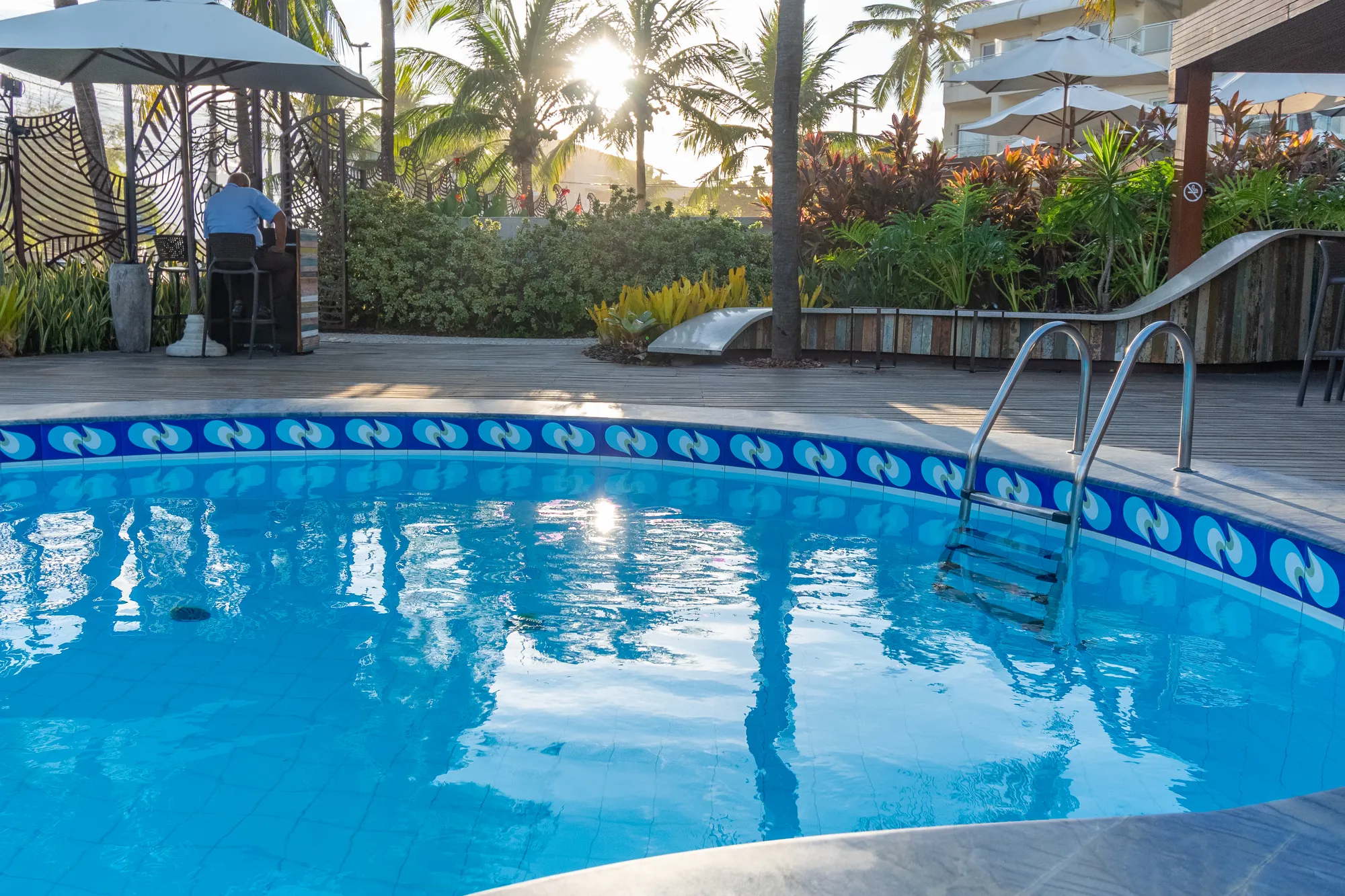 Azulejos da borda da piscina
